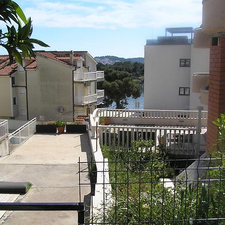Studio Apartments Fabjanac Трогир Экстерьер фото