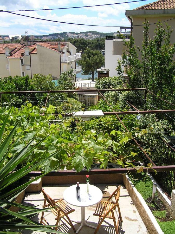 Studio Apartments Fabjanac Трогир Экстерьер фото